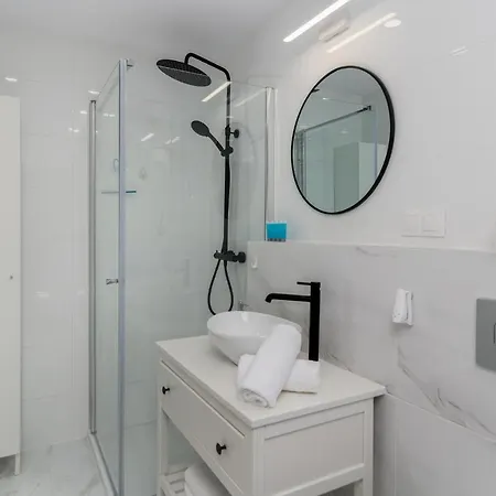 Wrzesinska Luxury דירה *